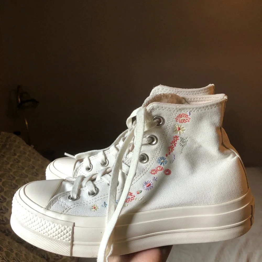 Converse Women's Embroidered White High-Tops - Picture 2 of 9
